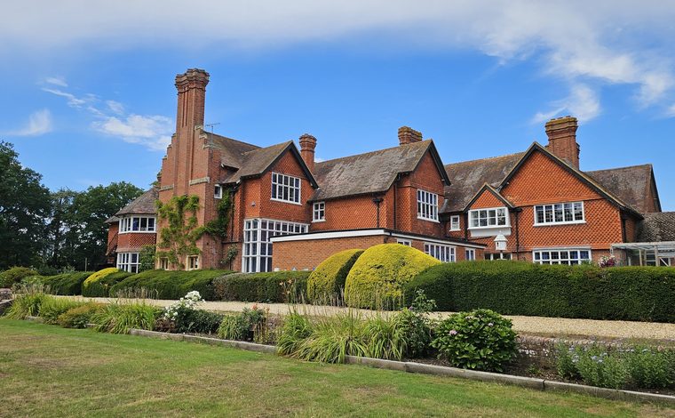 Holme Grange School